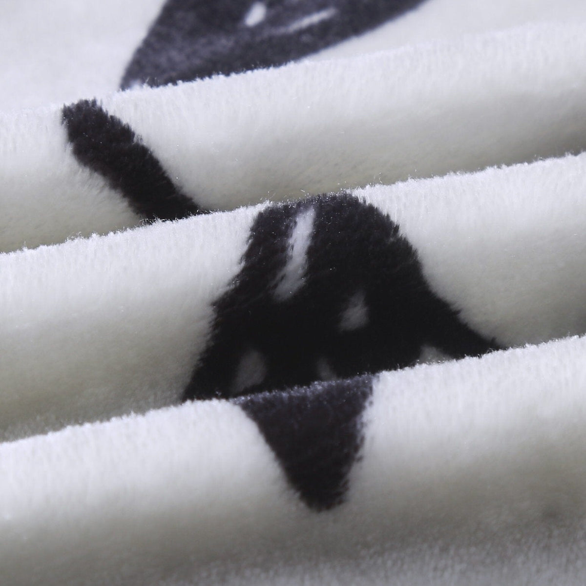 Soft Lightweight Fleece Throw Blanket
