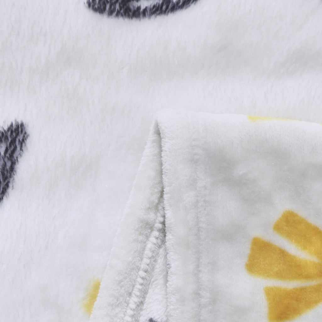Soft Lightweight Fleece Throw Blanket